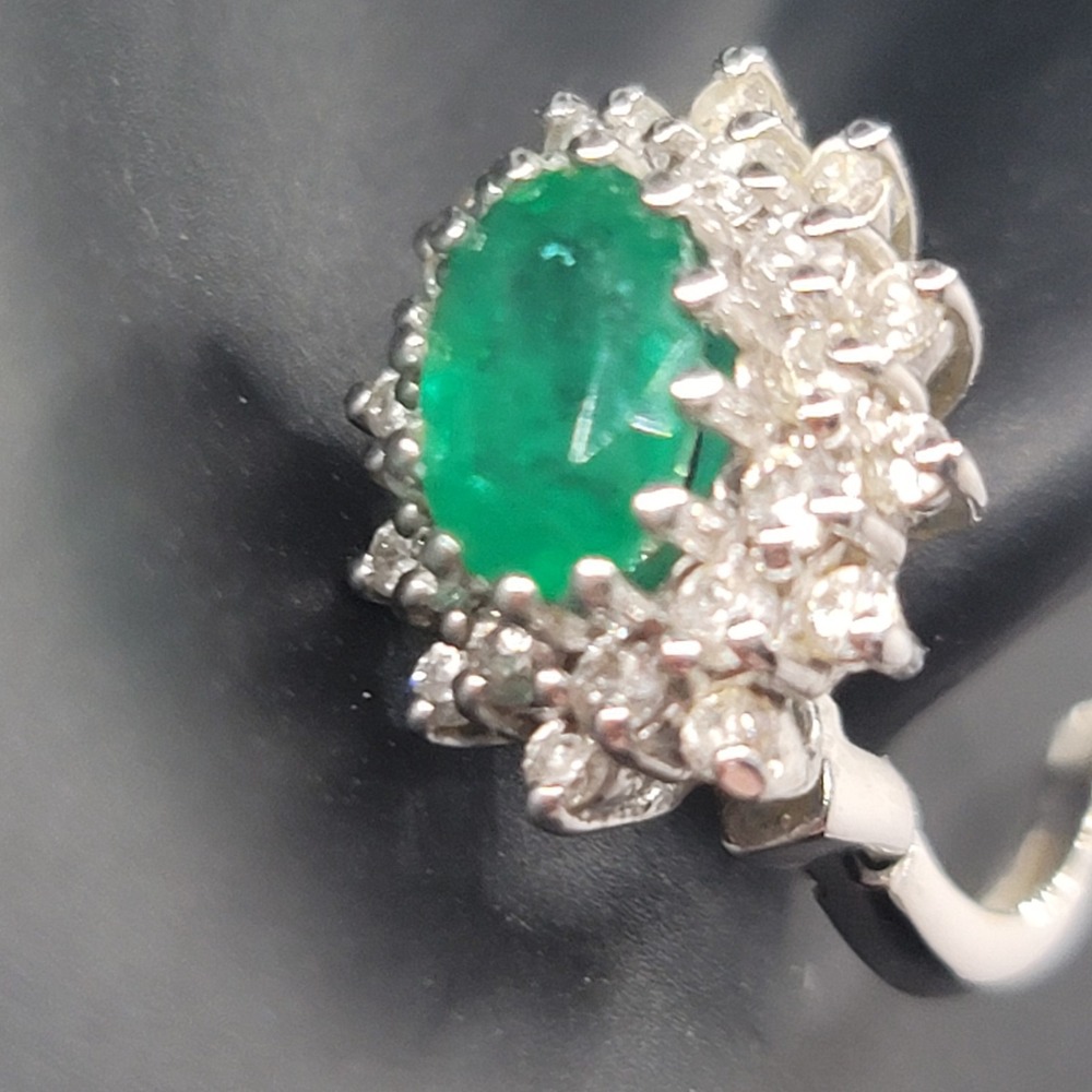 18K Gold Emerald & Diamond Earrings 0.85ct Diamonds 1.28ct Emerald Zen Signed